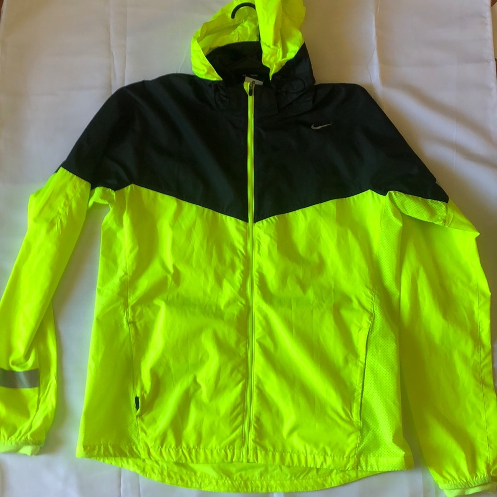 Nike rain coat size M